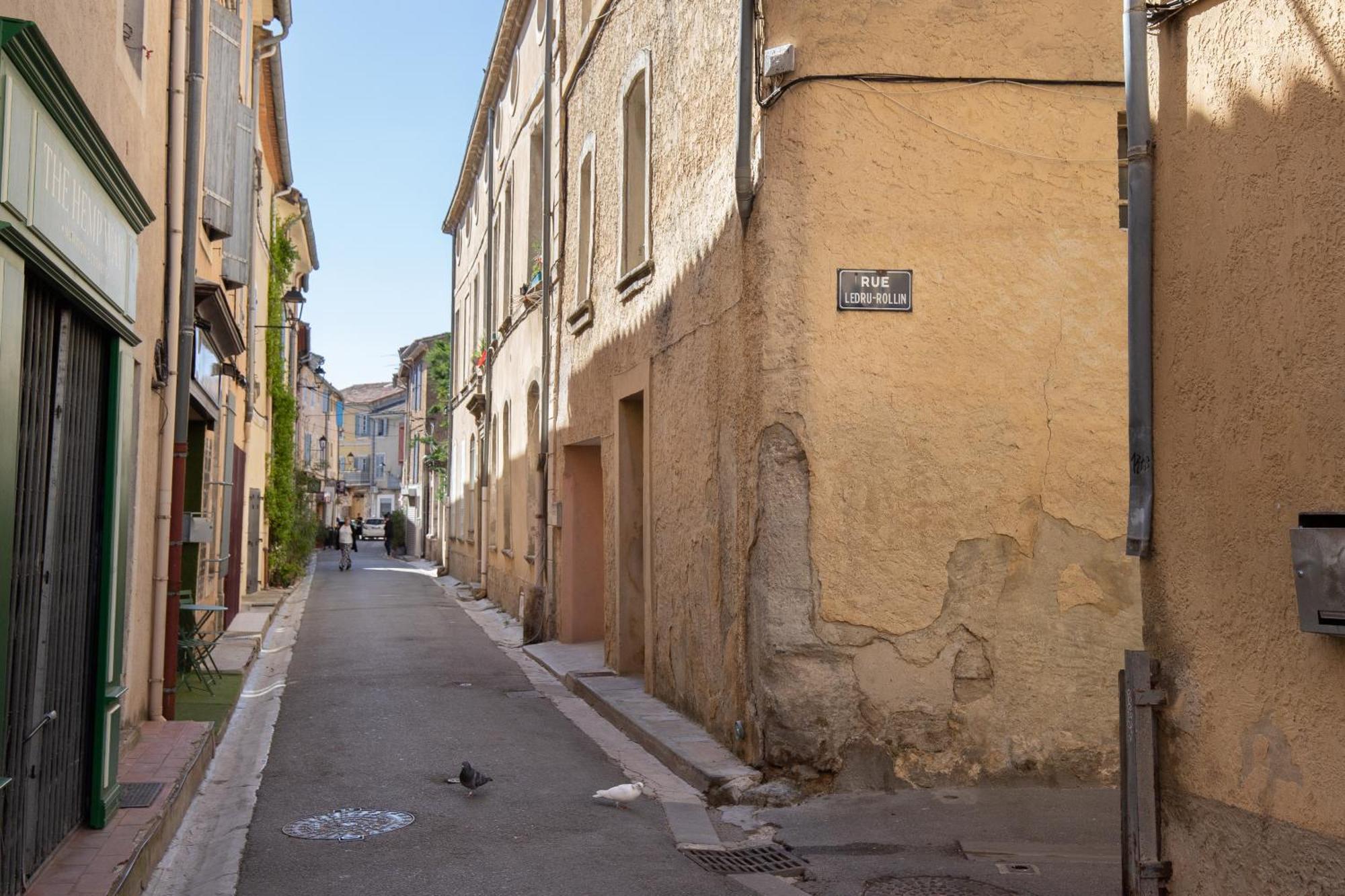 Appartamento La Venise Provencale - Hypercentre - Wifi LʼIsle-sur-la-Sorgue Esterno foto